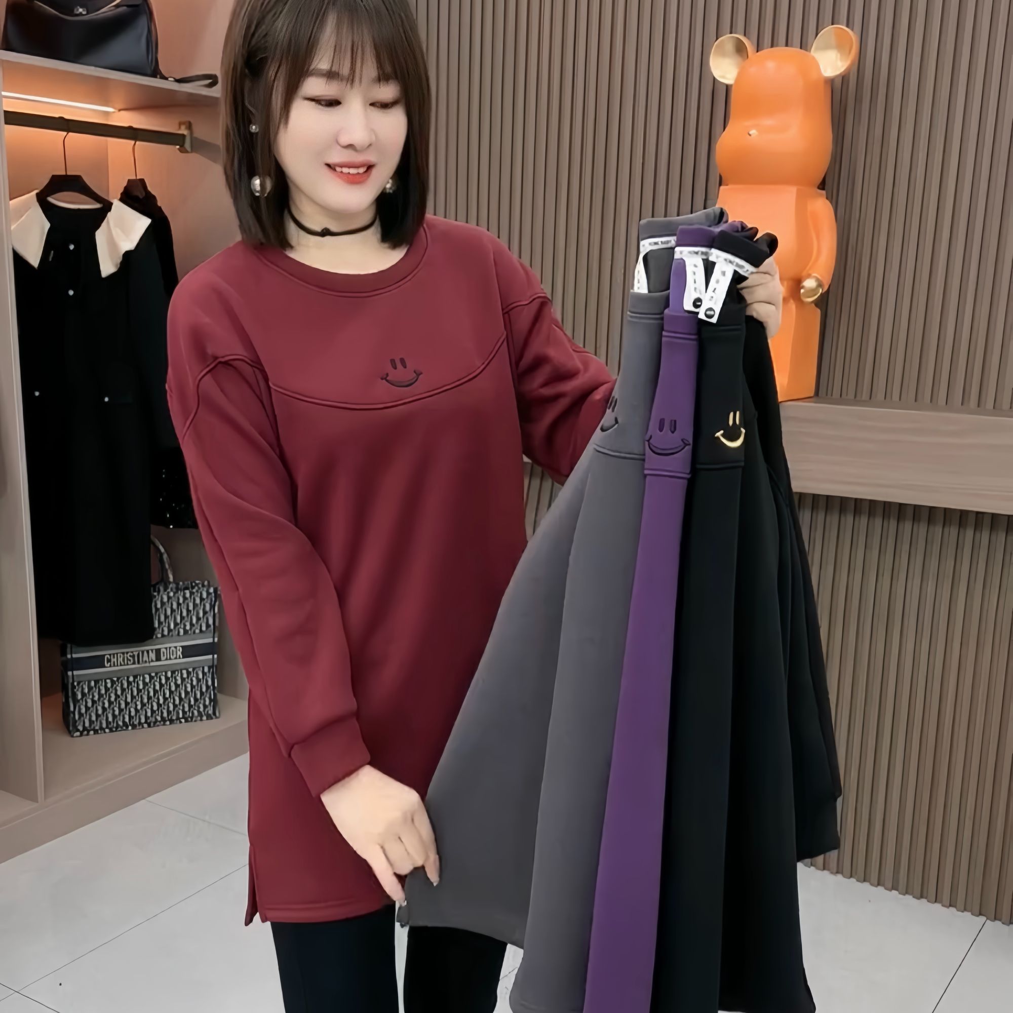 秋冬新款加绒加厚中长款卫衣笑脸刺绣重工时尚显瘦百搭