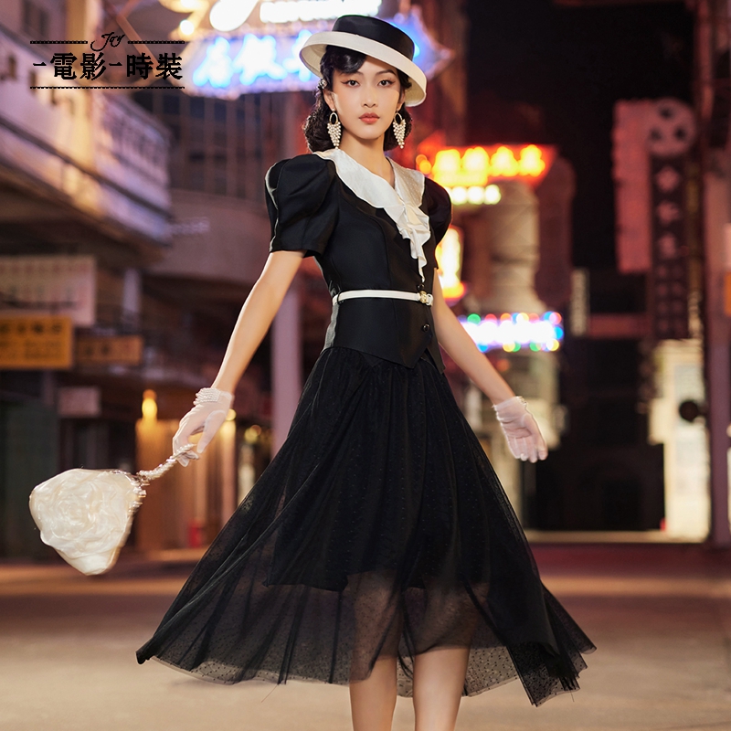 【蜜思仝】一电影一时装荷叶边领撞色短外套FEJG123537