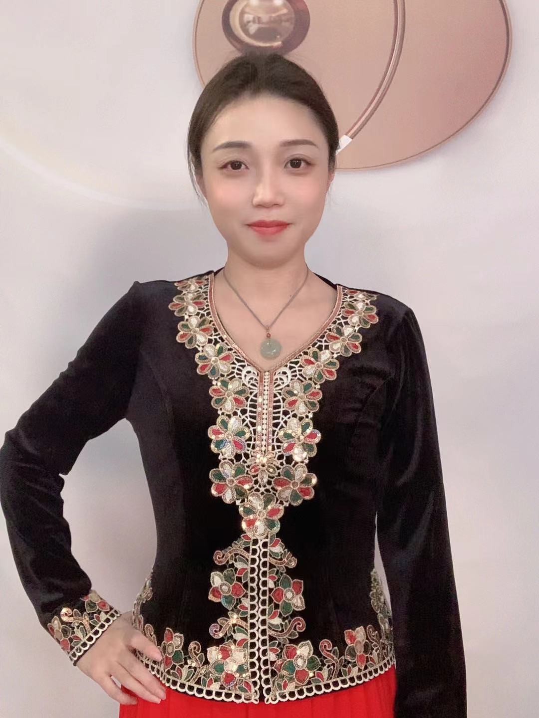 厂家直销  金丝绒短款修身长袖 上衣 