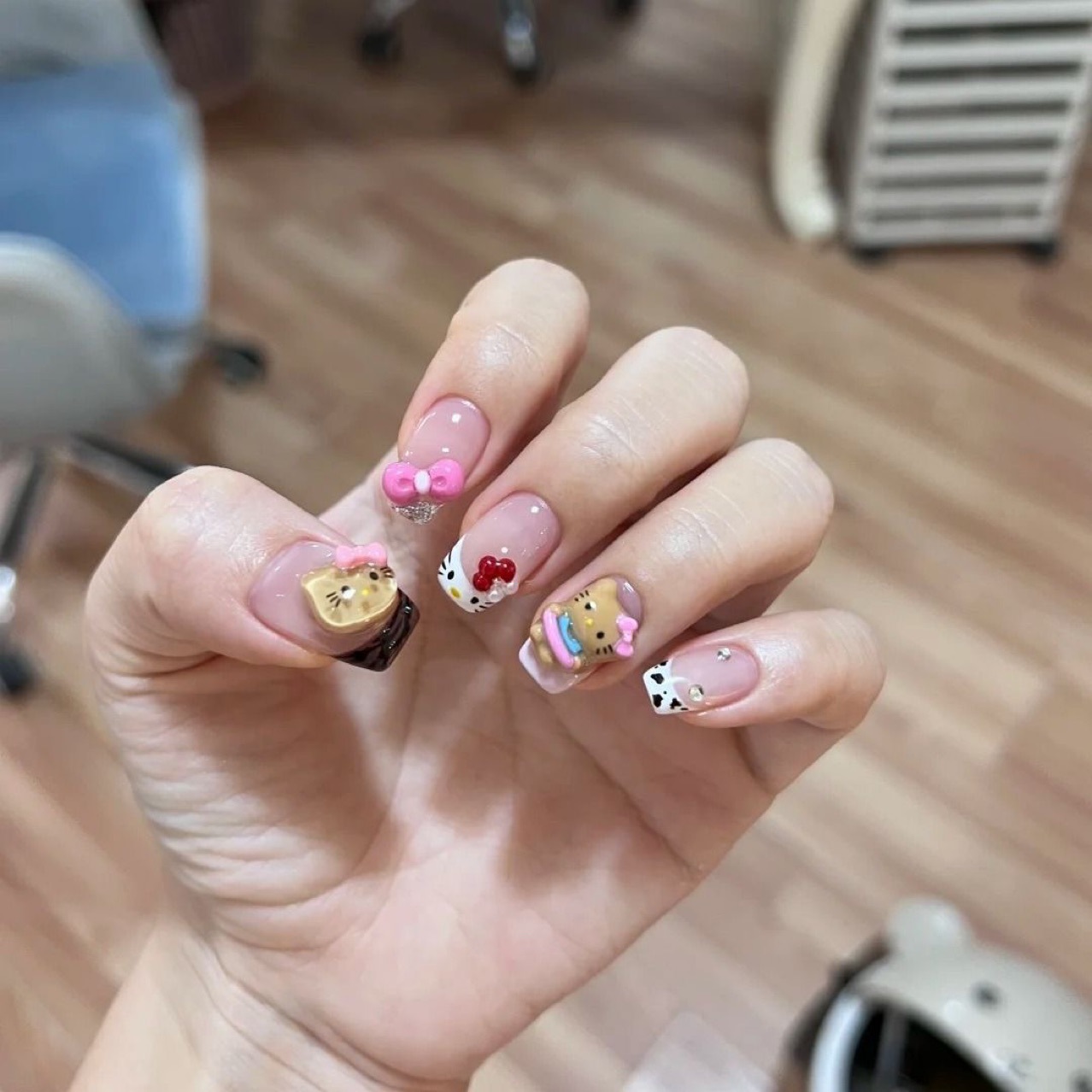 纯手工美甲穿戴甲可爱氛围感法式KT猫纯绘猫咪立体蝴蝶结甜美短甲