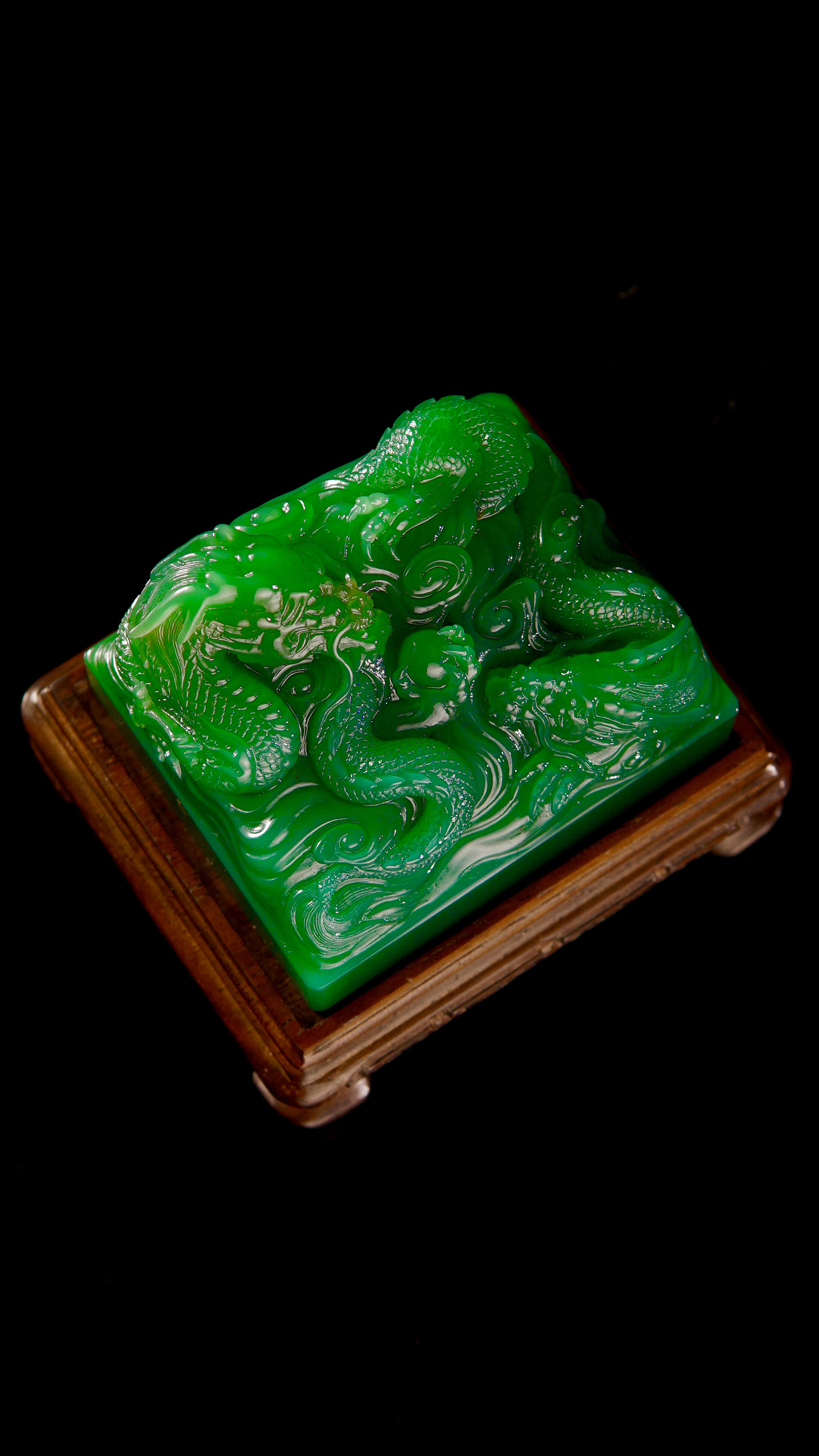 名贵雅安绿，龙大印章