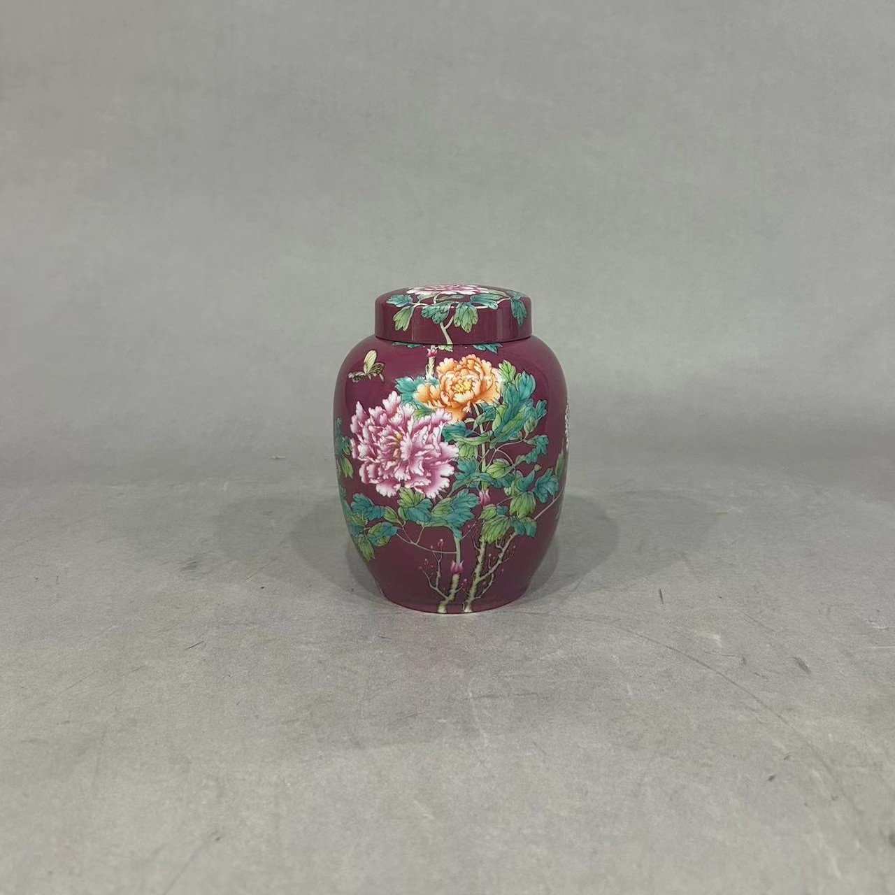 古董瓷器/清  胭脂红洋彩蝶恋花图盖罐