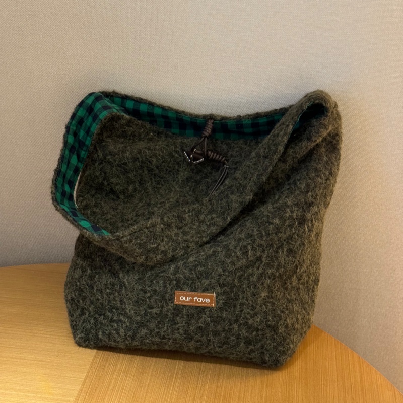 秋冬新款小众巴恩风毛绒单肩托特包 百搭通勤腋下包