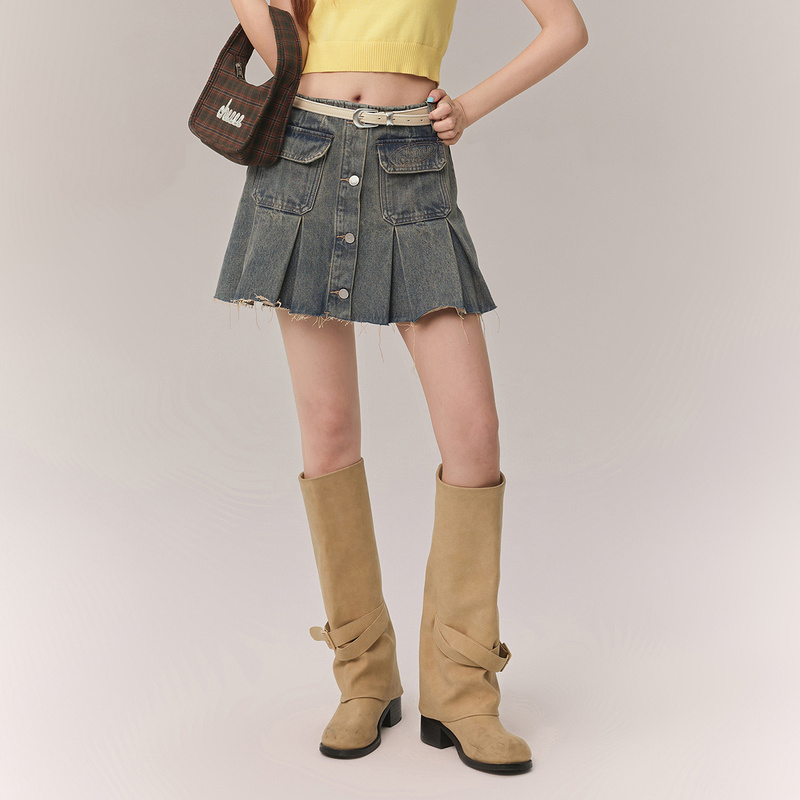 CHUU字母毛边设计辣妹A字百褶个性高腰学院风半身裙EHP3004V