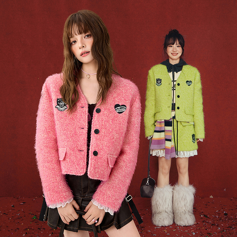 【49】CHUU蕾丝拼接设计字母刺绣V领小香风长袖短外套FHJB005W