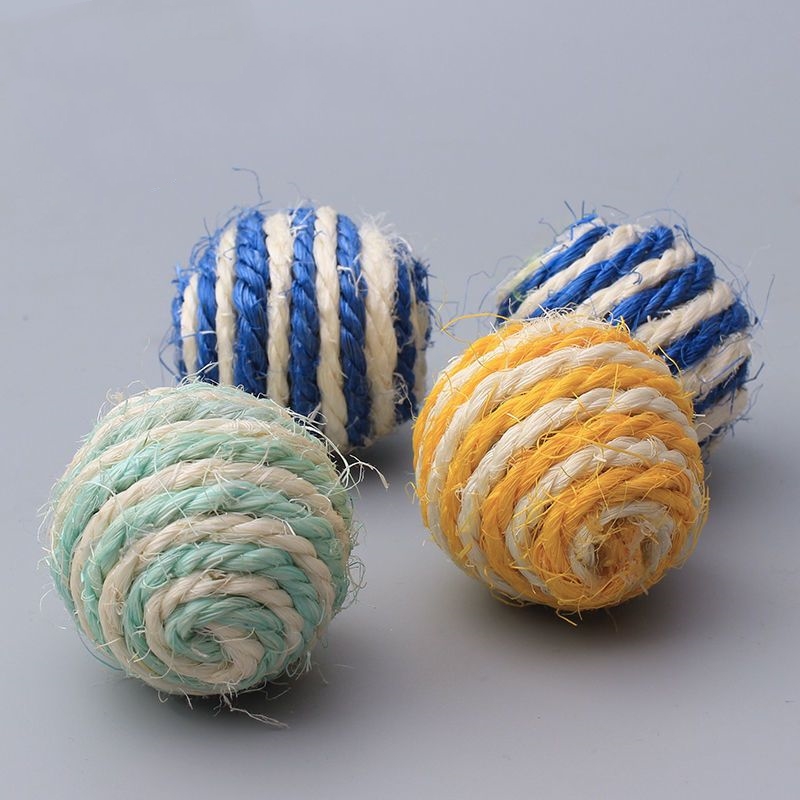 猫咪玩具球逗猫剑麻球磨牙耐咬抓发声啃咬大号球类羽毛宠物猫玩具
