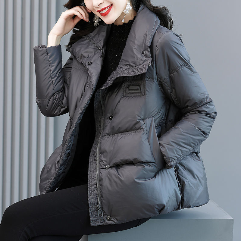 波司登羽绒羽绒服女冬2022新款时尚洋气高端短款小个子宽松加厚保