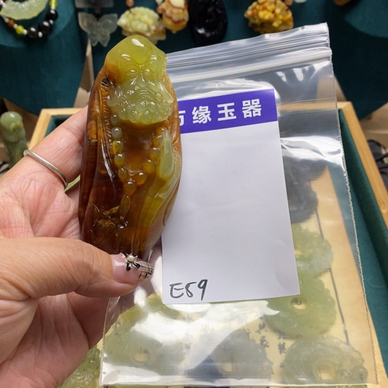 【闪购商品】蛇纹石玉颈饰未镶嵌雾*