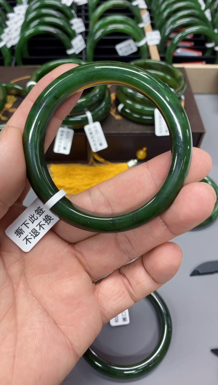 【闪购商品】和田玉手镯未镶嵌SZ55   58.8