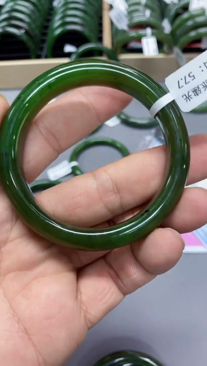 【闪购商品】和田玉手镯未镶嵌SZ55  57.4