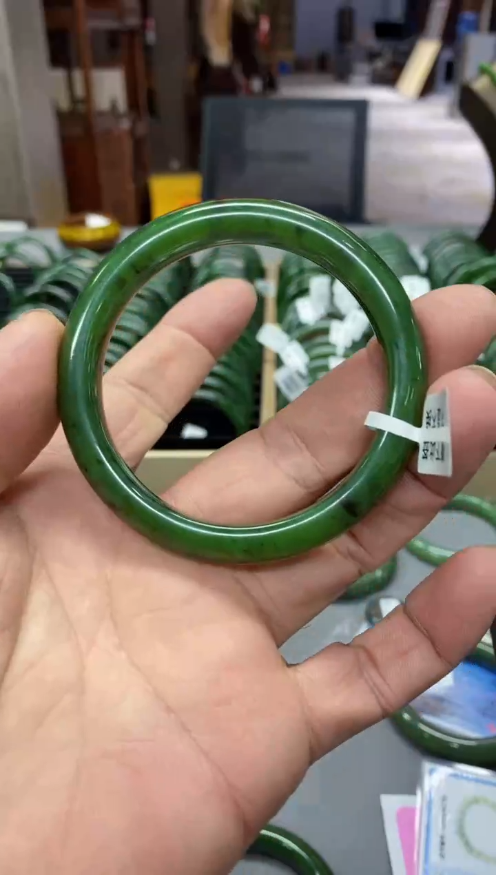 【闪购商品】和田玉手镯未镶嵌SZ55  60