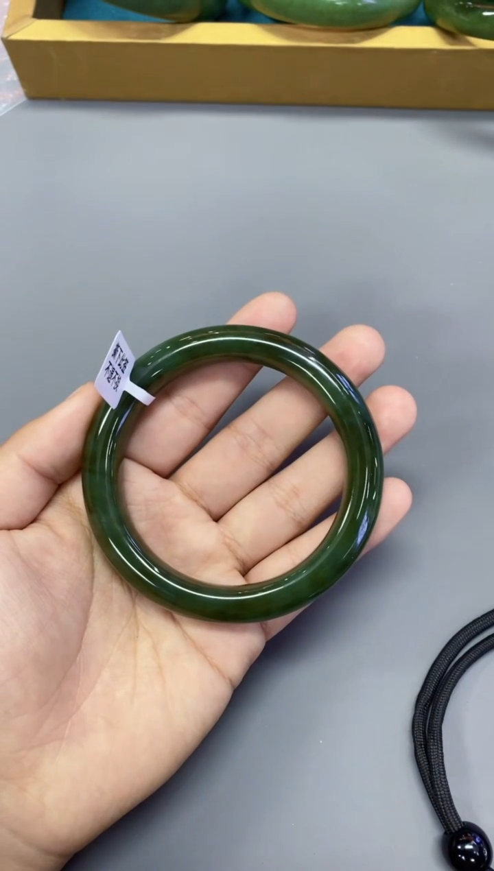 【闪购商品】和田玉手镯未镶嵌SZ56  60+