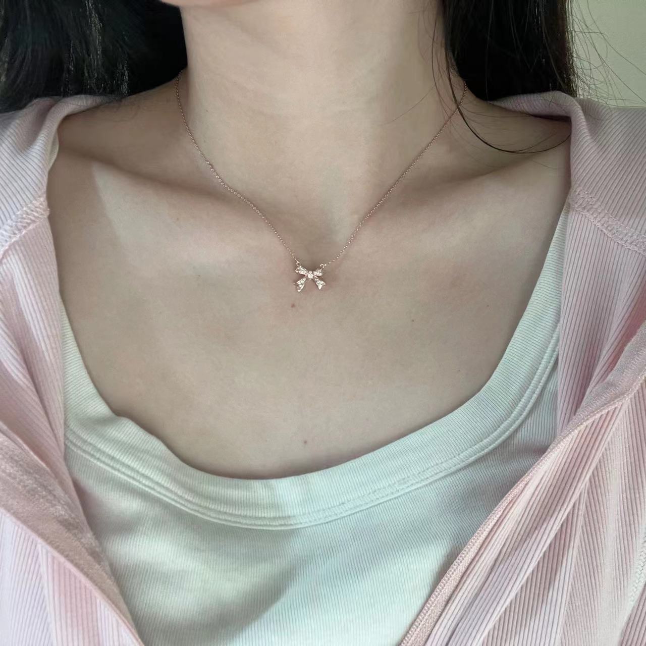 钛钢项链 钛钢项链 8386玫瑰色满镶蝴蝶结精致轻奢锁骨链ins女款