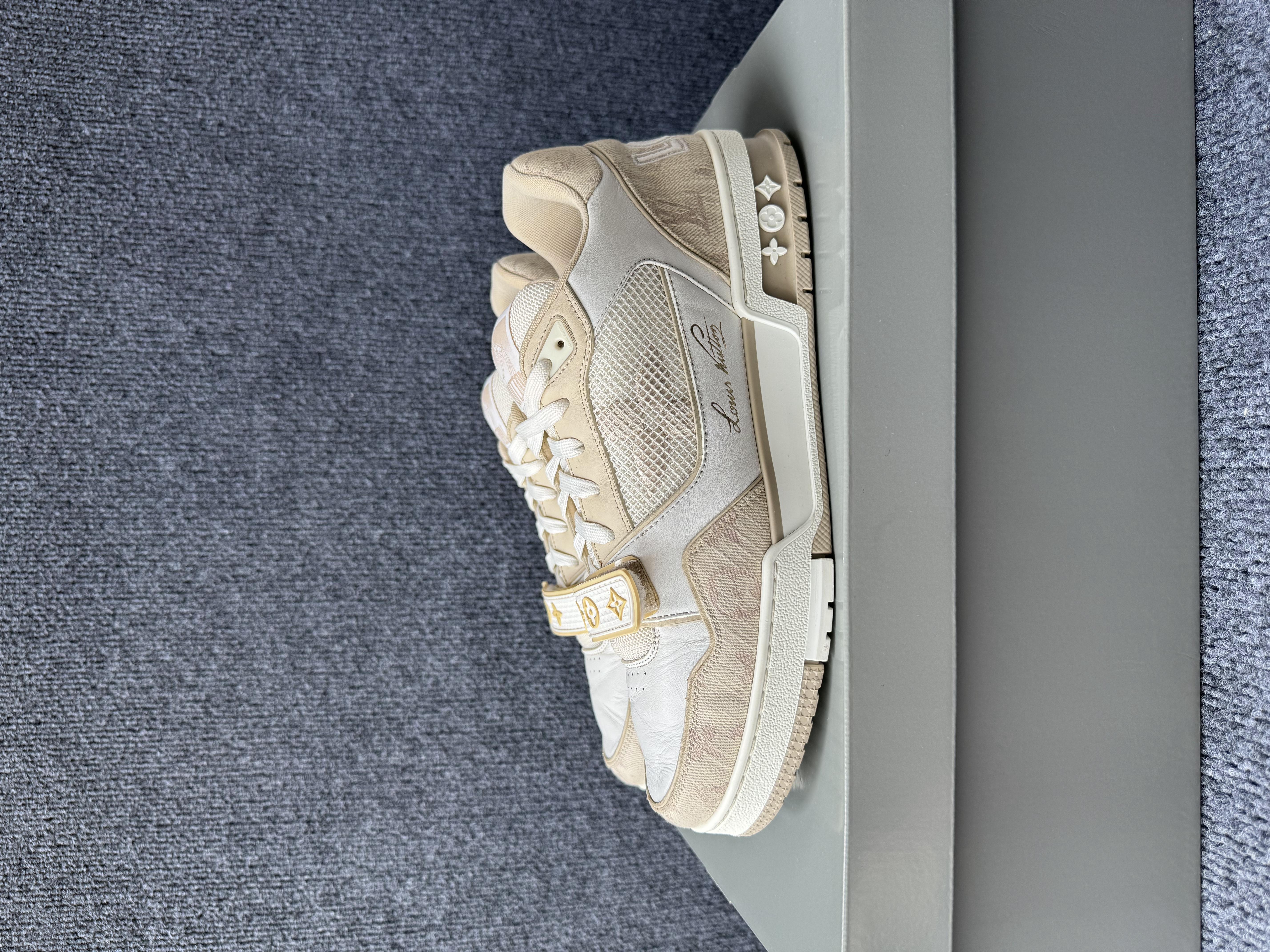 95新 LouisVuitton/路易威登 42码 trainer 卡其 魔术贴板鞋 配盒