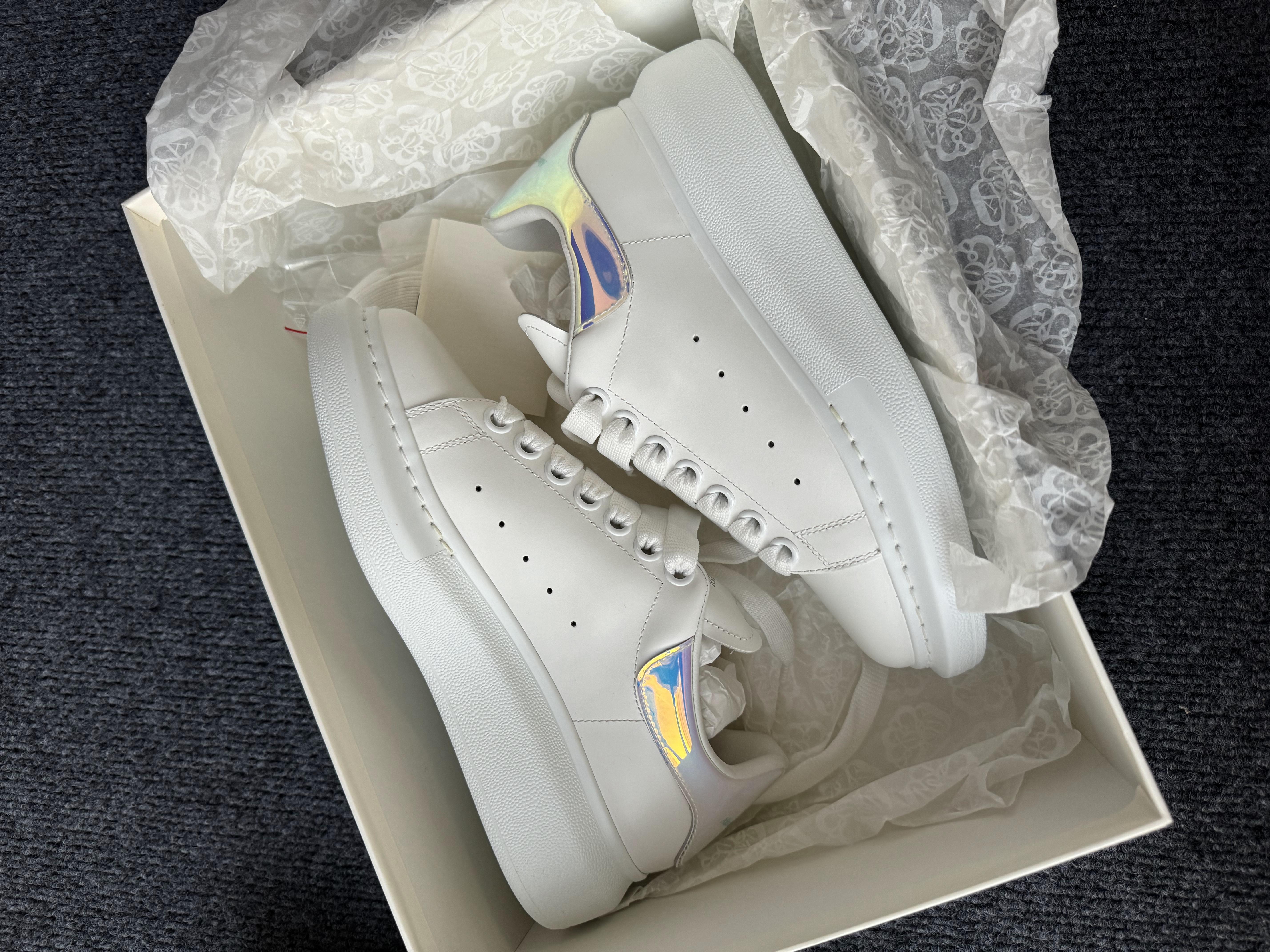 全新未使用 Alexander McQueen/亚历山大·麦昆 36码 镭射尾 板鞋 