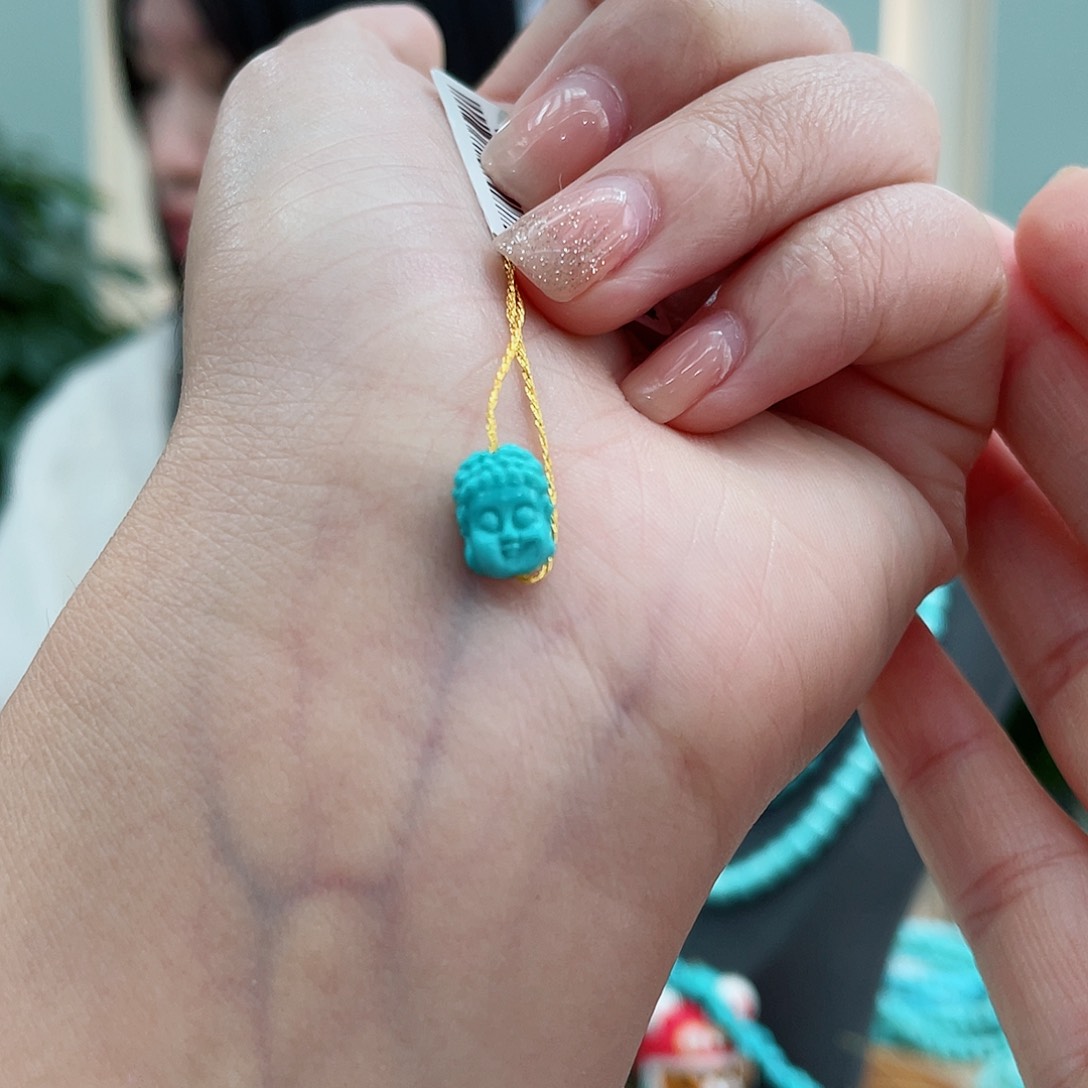 绿松石颈饰未镶嵌