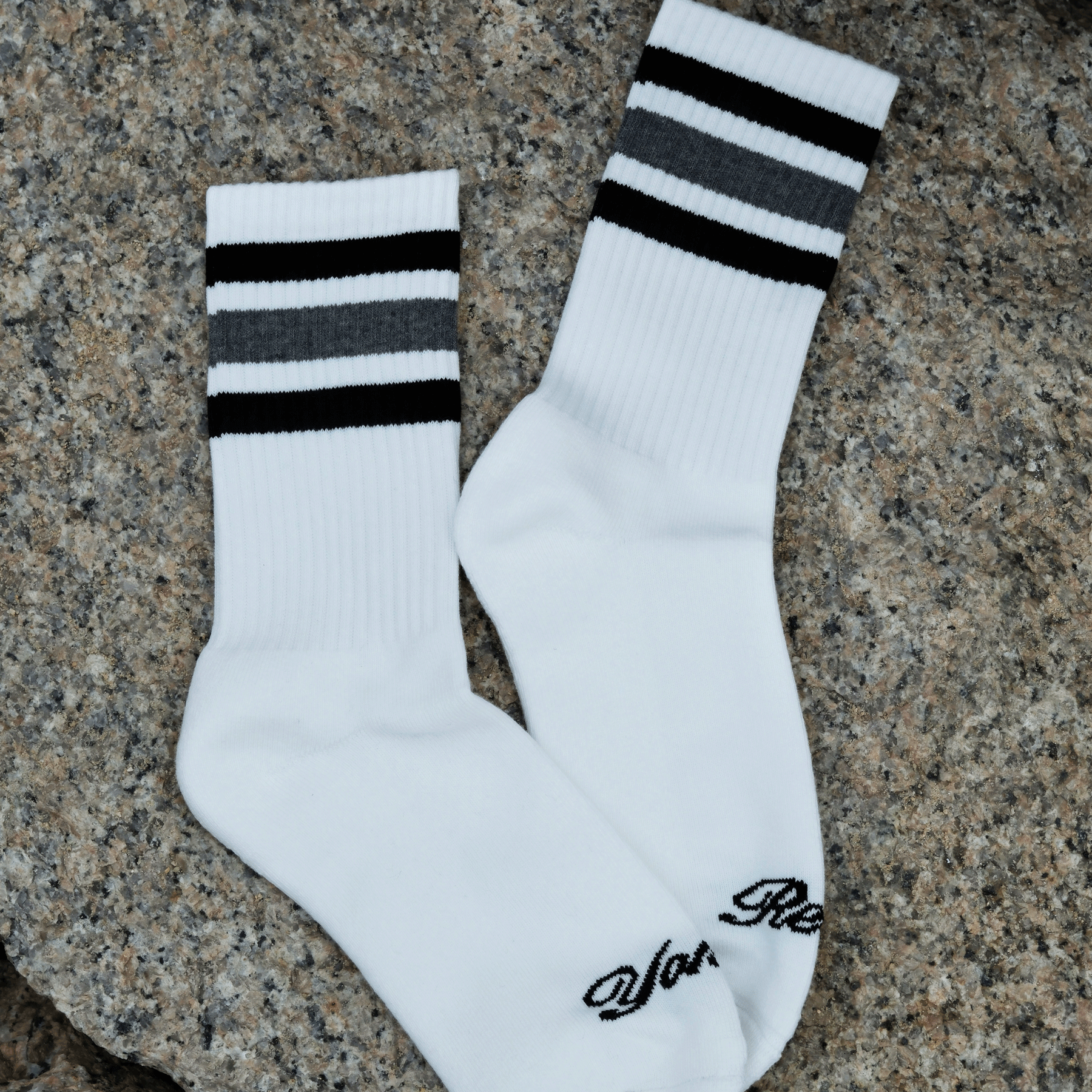 Yonder Realm 24AW  基础白色条纹中筒袜毛巾底提花