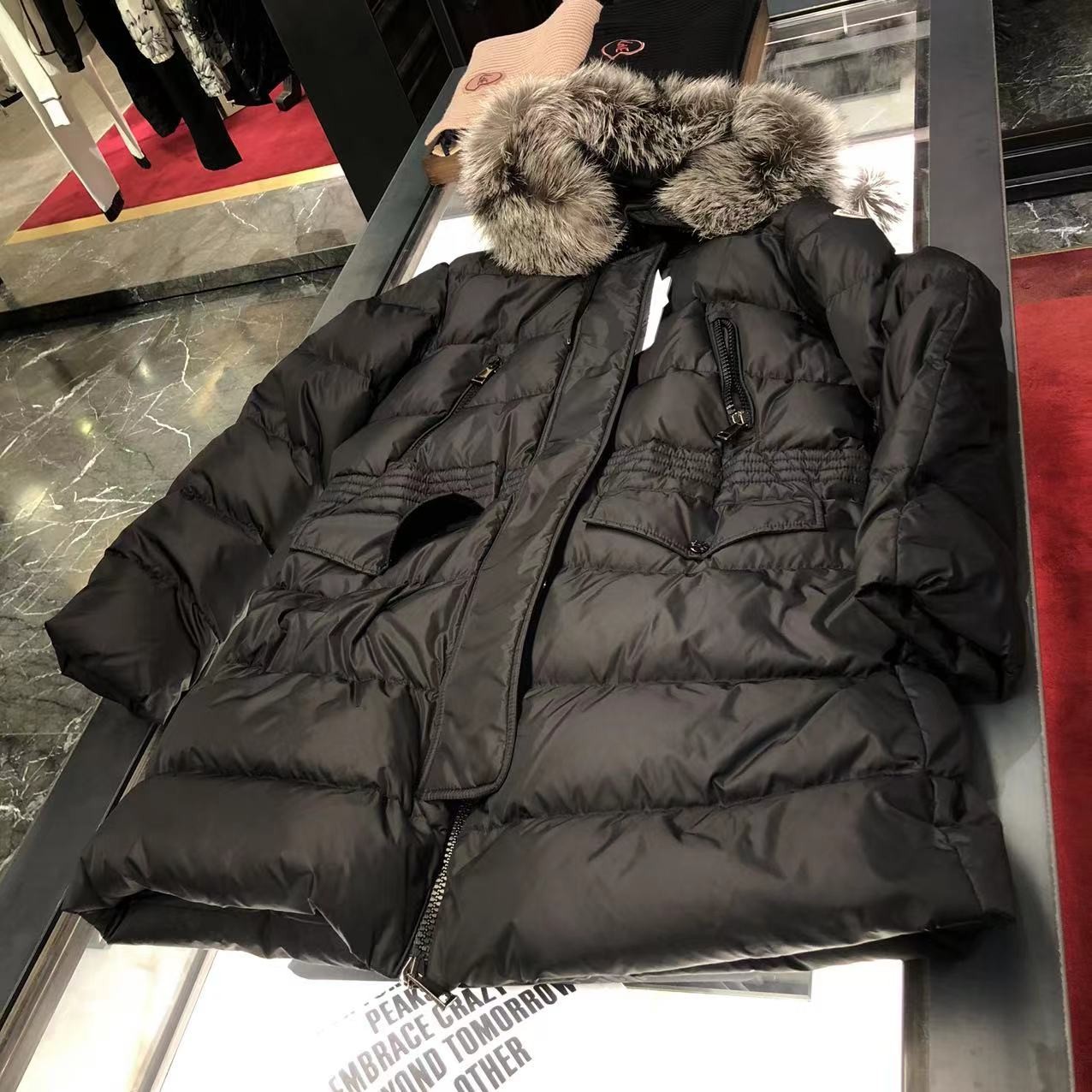 全新未使用 蒙口 moncler/GG精选17/女士羽绒服aphroti 公价22500