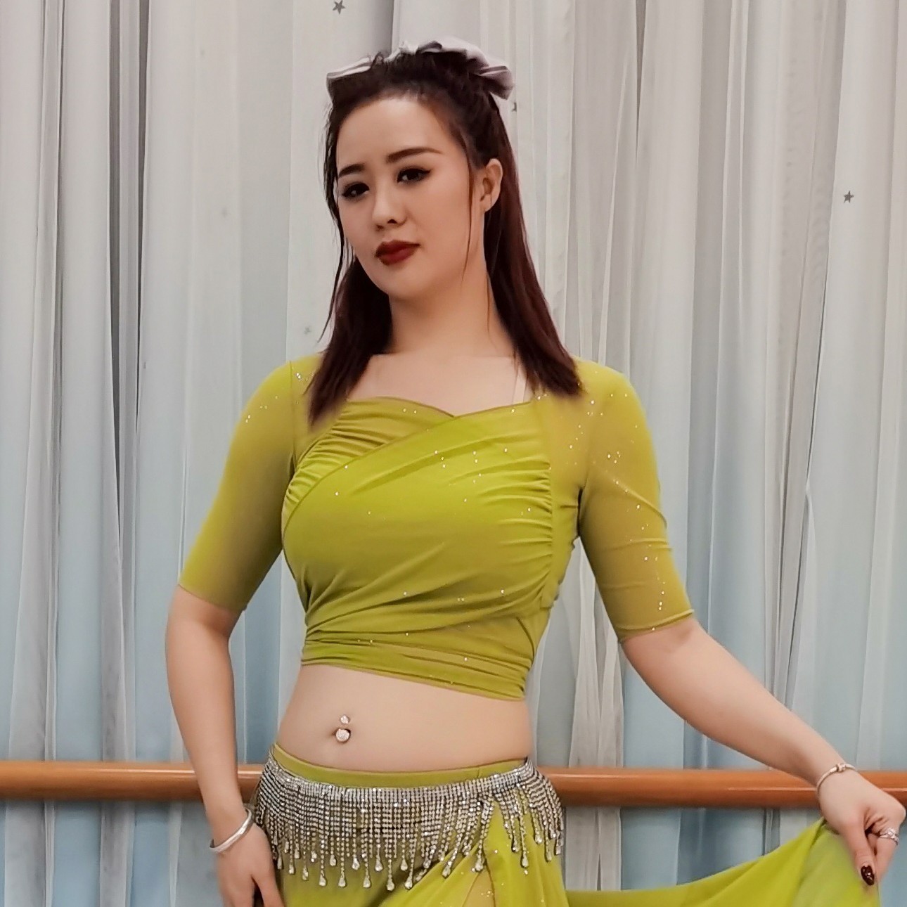 【一洋同款】 闪银款绑带练功服上衣 肚皮舞服装女2025新款