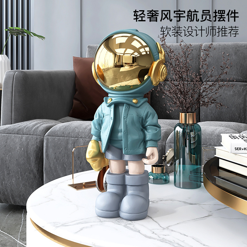创意太空人摆件客厅玄关电视柜家居饰品轻奢电镀工艺品装饰宇航员