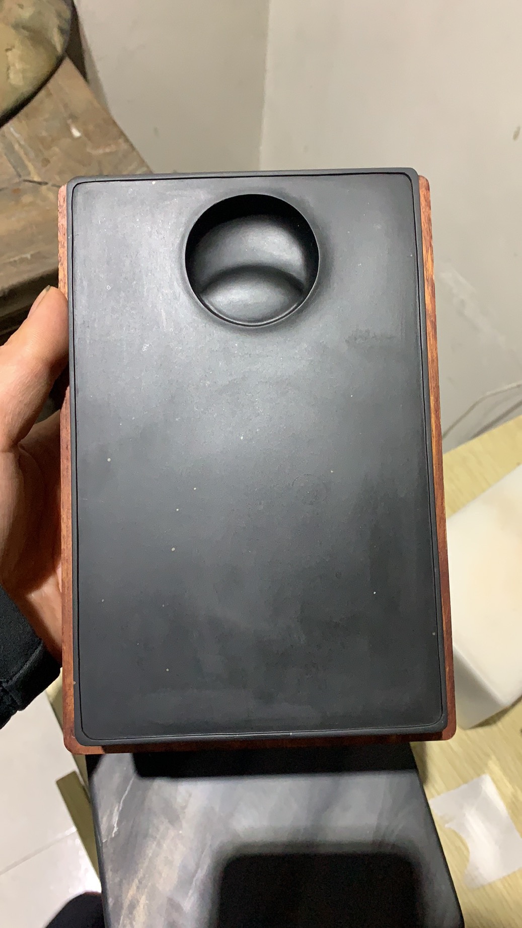 歙砚长方大古运石黑龙尾