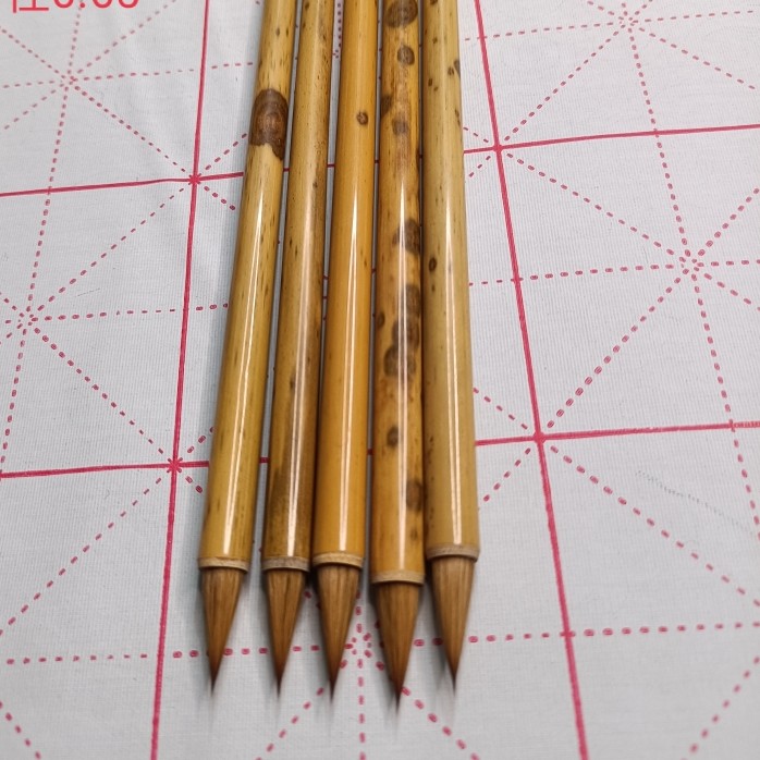 香妃竹狼尾小楷，下笔柔顺笔肚饱满