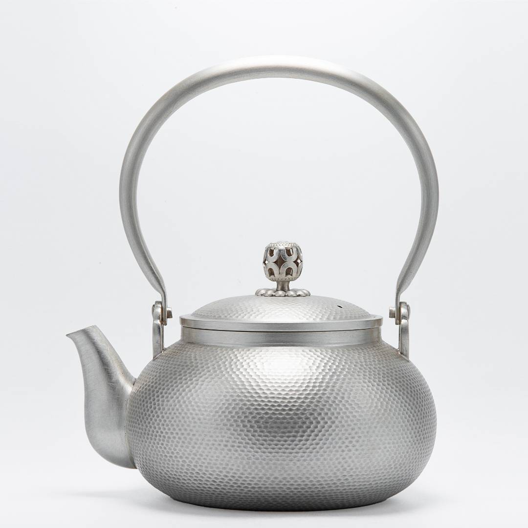 蚕玉纹 全手工錾刻999足银壶450毫升（中号）