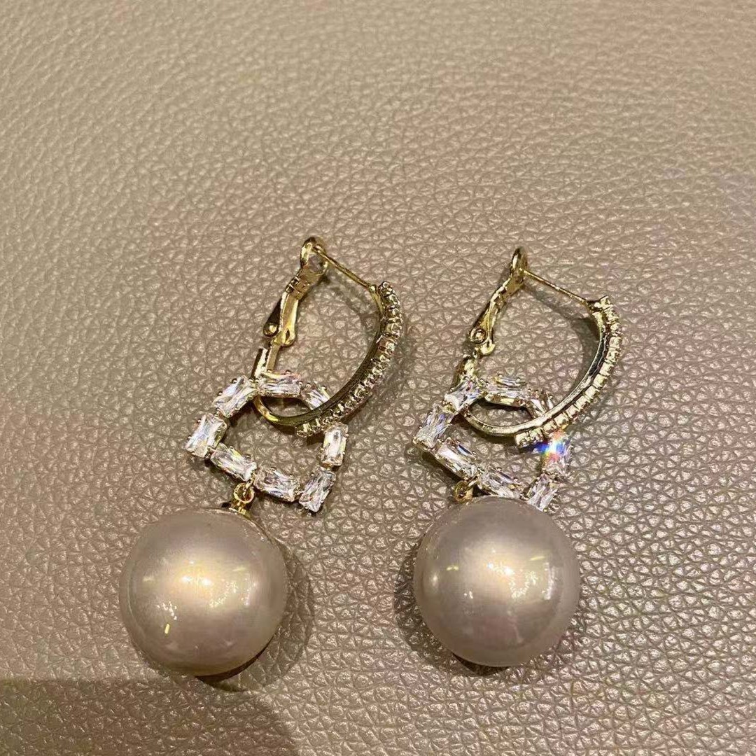 铜合金合成锆石耳饰 精致高光小耳钉 玫金色