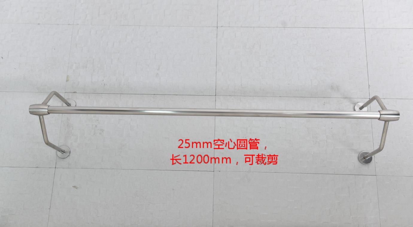 服装侧挂架。c型25圆管拉丝银色。侧挂