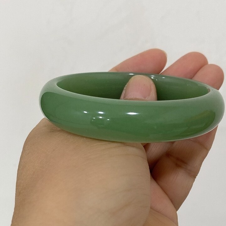 石英岩质玉手镯  东陵玉手镯镯子高冰东陵石绿色精美女款菠菜绿