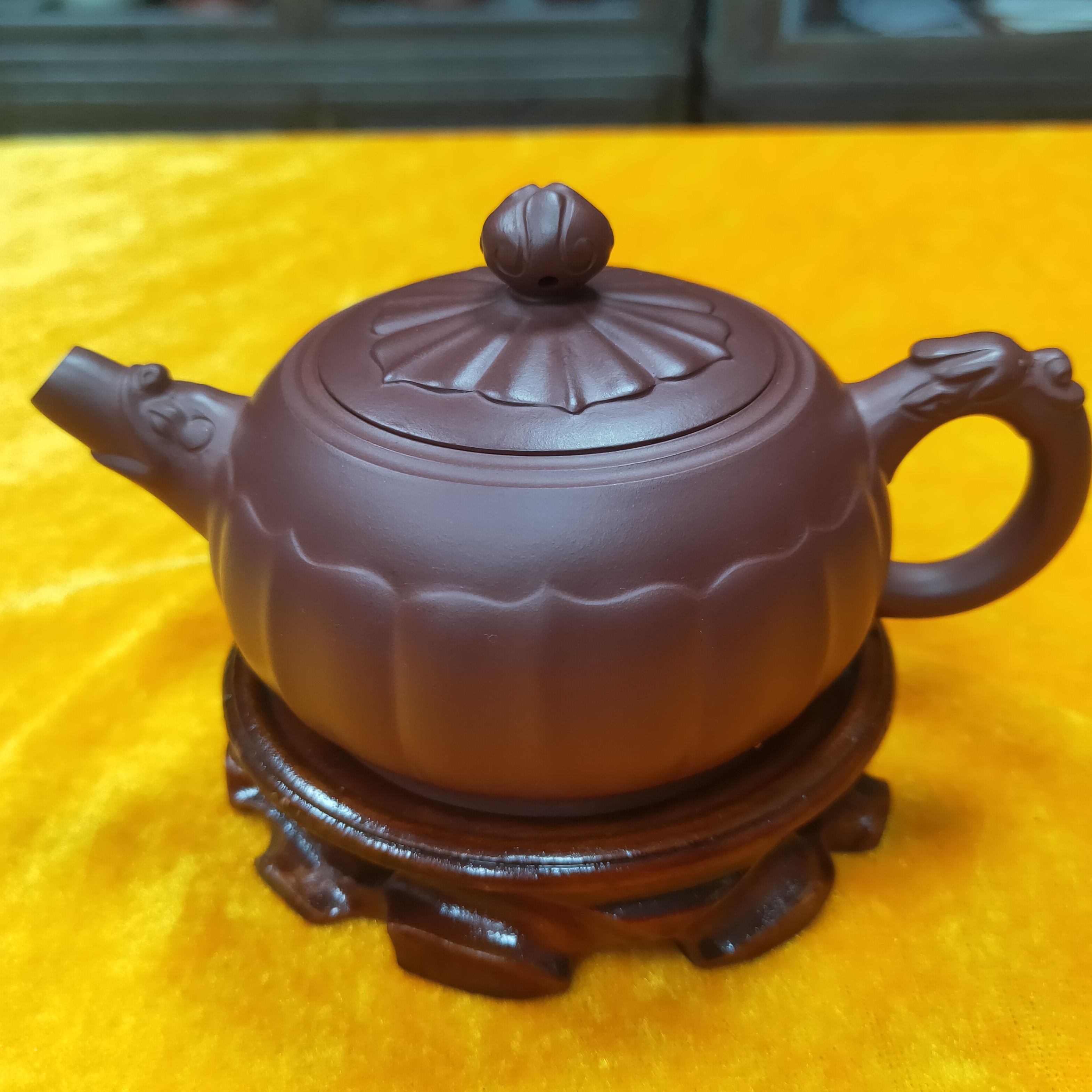 宜兴紫砂壶：枣红泥《龙头凌花壶》容量：200cc