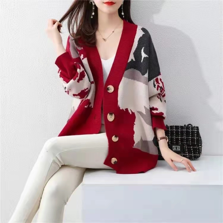 新款时尚穿搭撞色拼接V领宽松针织中长款开衫