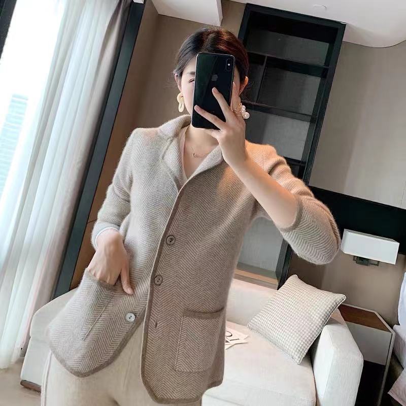 新款100纯羊毛加厚人字纹羊毛小西服