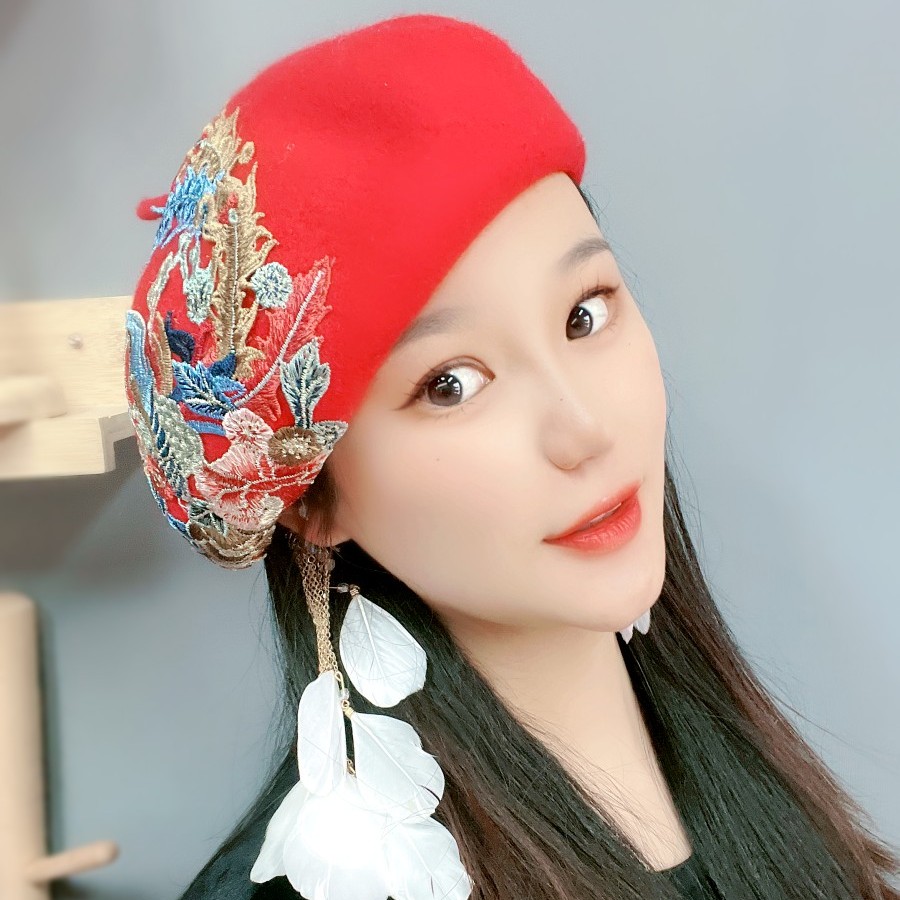 民族风重工刺绣贝雷帽女秋冬季复古英伦气质手工画家帽子时尚百搭
