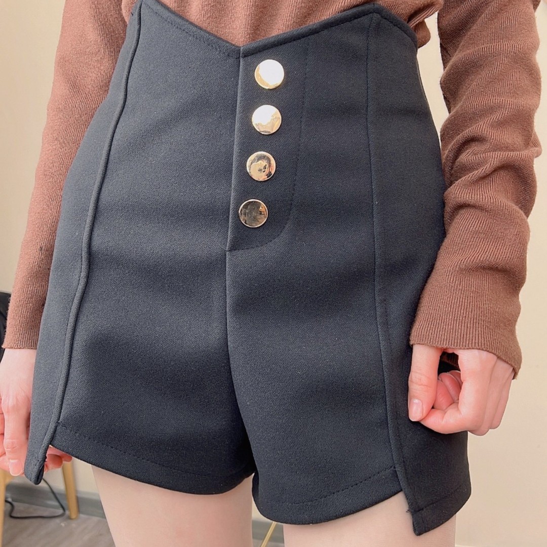 2021冬季新款不规则高腰纽扣毛呢短裤