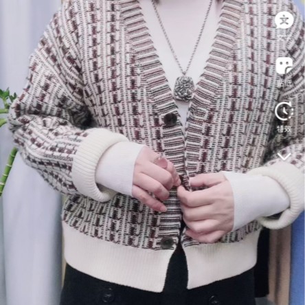 顾姐推荐：短款小香香V领毛衣外套新款女装上衣针织衫开衫