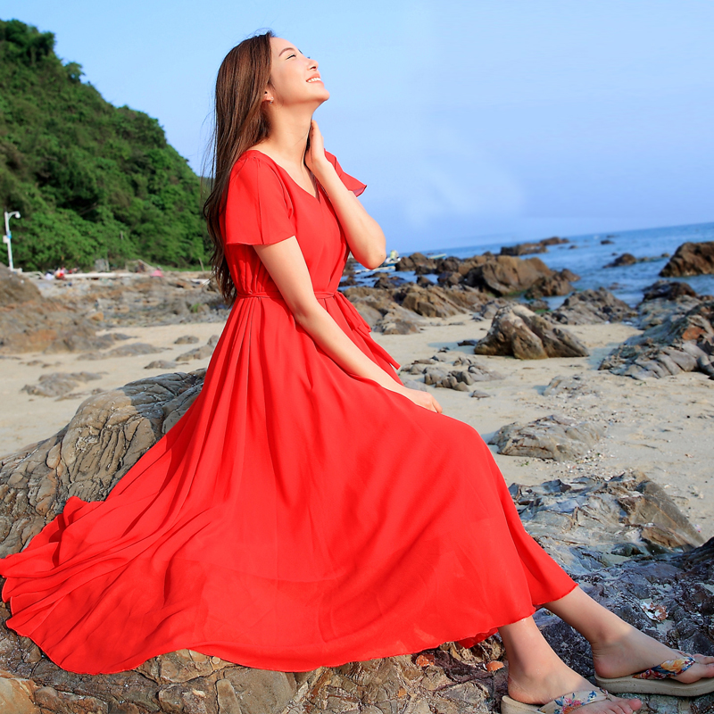 2025夏波西米亚沙滩裙长裙大码V领显瘦海边度假裙红色雪纺连衣裙